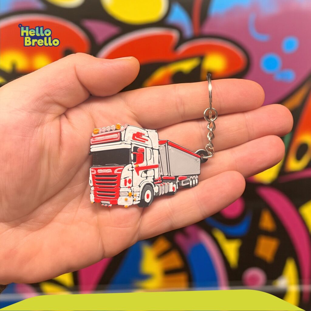 Personalizowany brelok Scania Müller Transport – biało-czerwona ciężarówka na zamówienie
